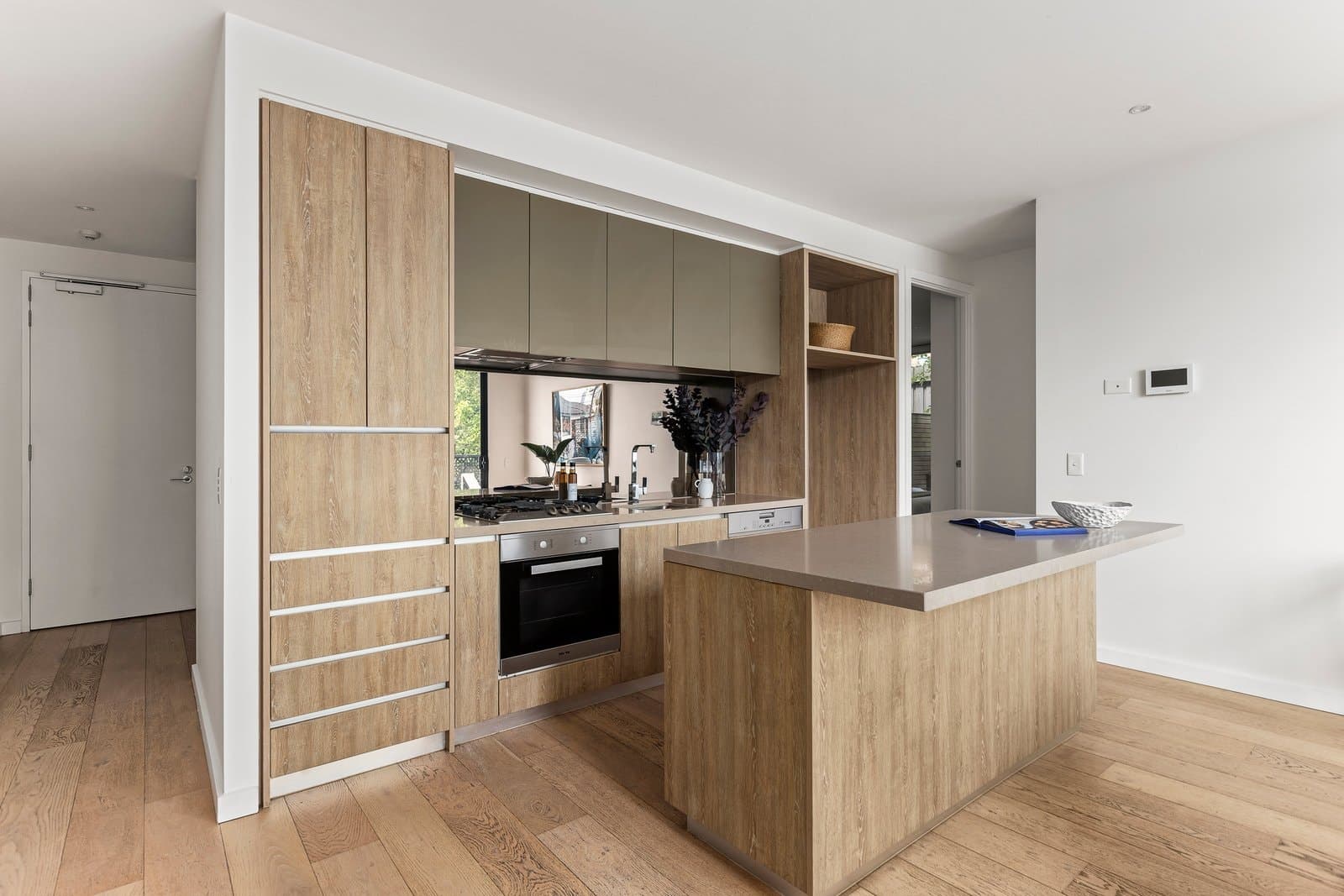 12/17 Riversdale Road, Hawthorn - Thumbnail 2