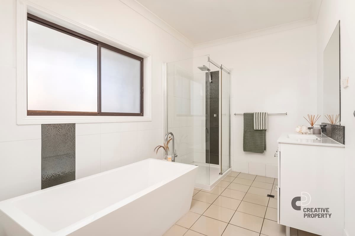 32 Croudace Road, Elermore Vale, Elermore Vale - Thumbnail 7