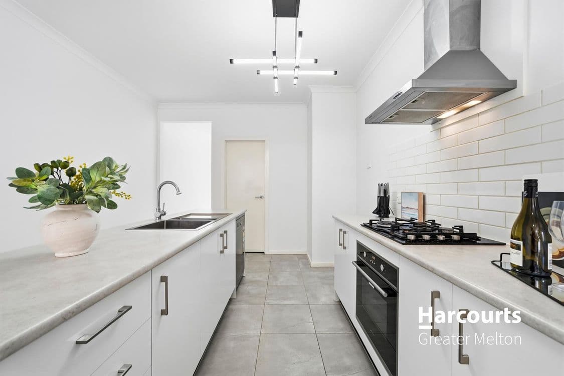 54 Cranberry Crescent, MANOR LAKES, VIC 3024, Manor Lakes - Thumbnail 2