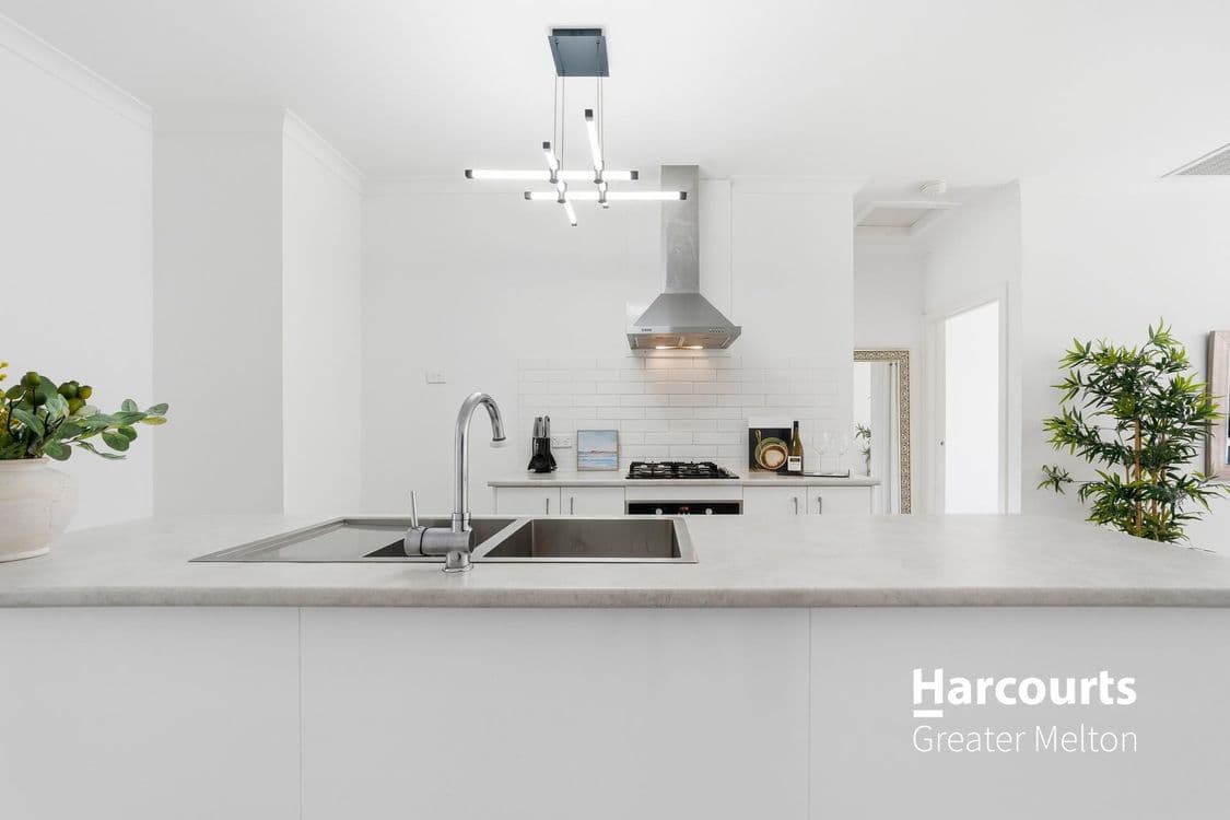 54 Cranberry Crescent, MANOR LAKES, VIC 3024, Manor Lakes - Thumbnail 3