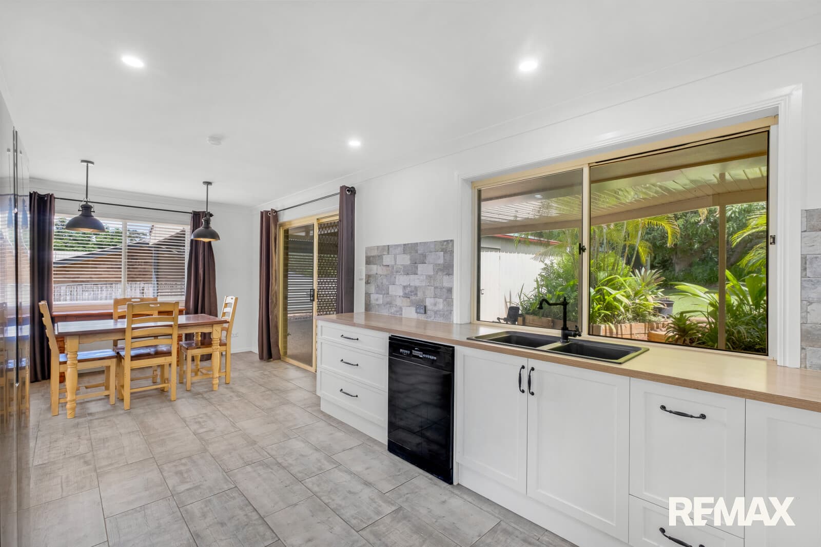 20 Springburn Drive Glass House Mountains QLD 4518, Glass House Mountains - Thumbnail 4