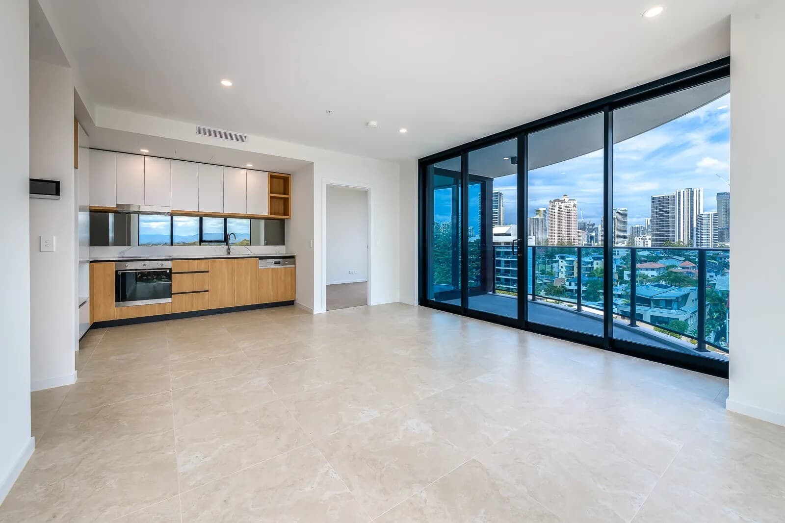 806/28-30 Second Avenue Broadbeach QLD 4218, Broadbeach - Image 1
