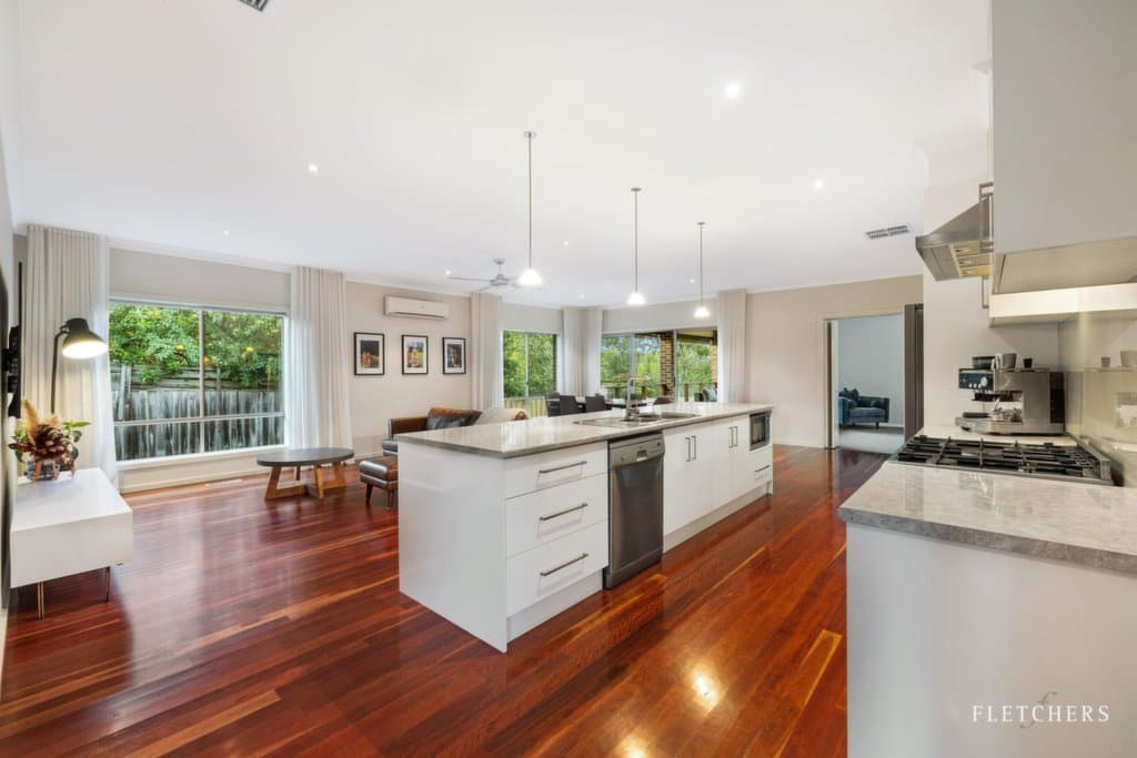 15 Freshfield Avenue, Mooroolbark - Thumbnail 3