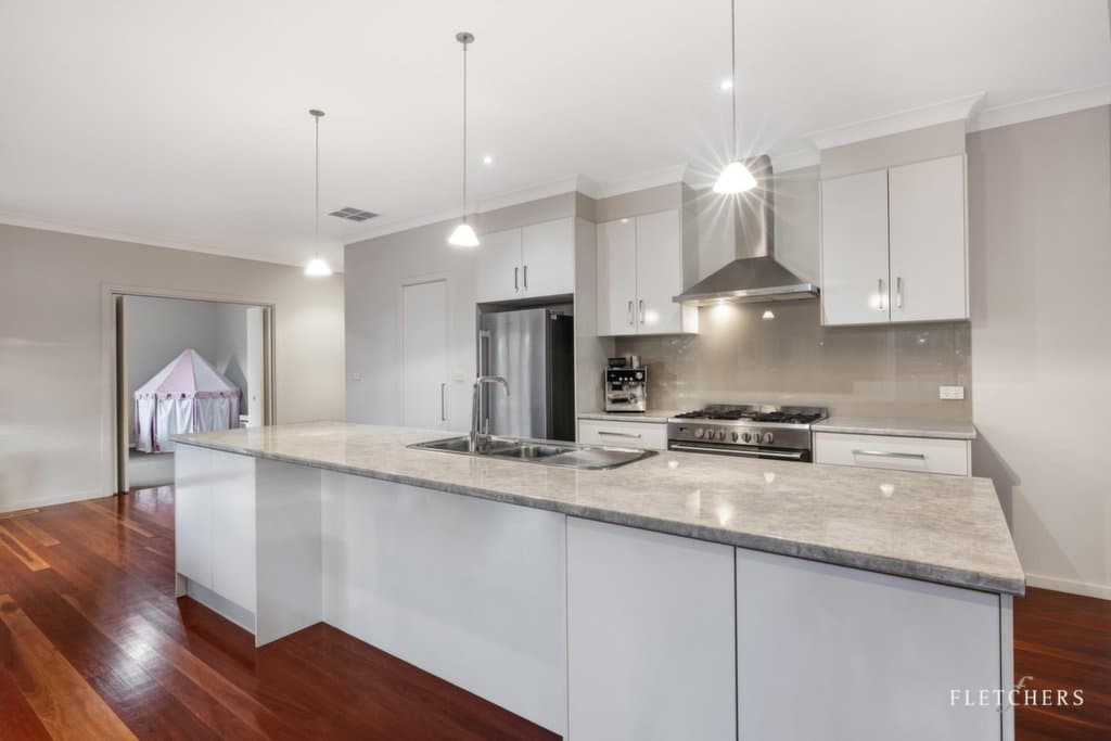 15 Freshfield Avenue, Mooroolbark - Thumbnail 8