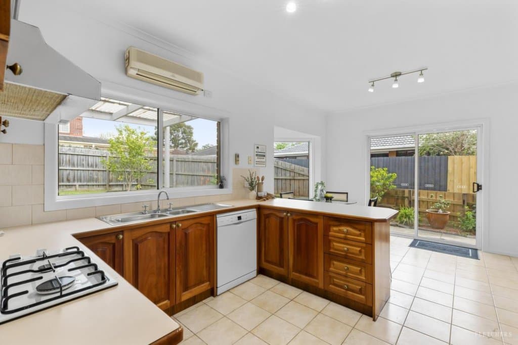 1 Rowland Street, Mont Albert - Thumbnail 5