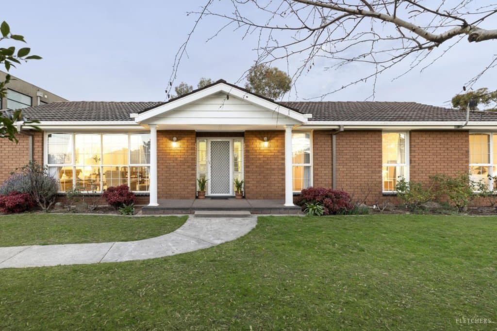 7 Newbury Close, Templestowe Lower - Thumbnail 2