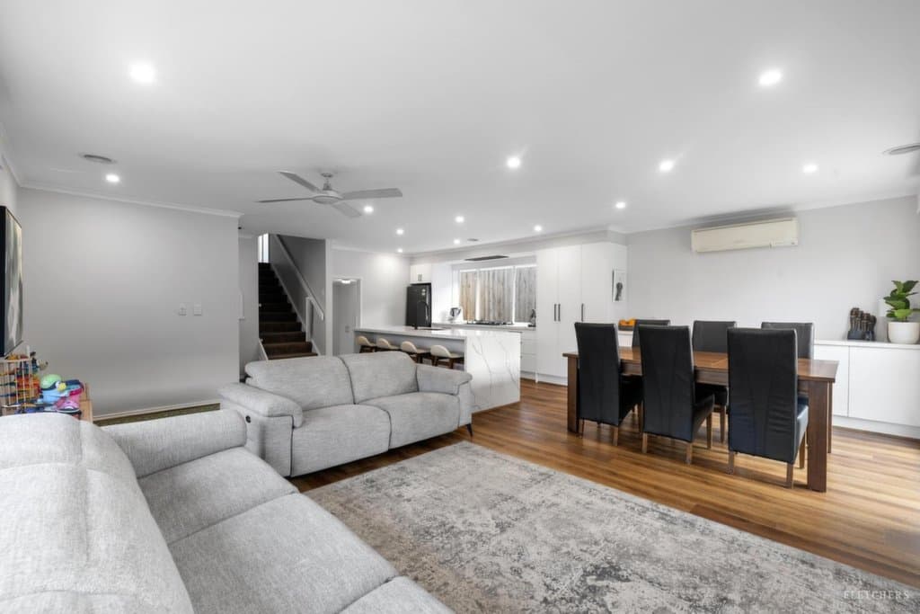 6 Clubpoint Drive, Chirnside Park - Thumbnail 2