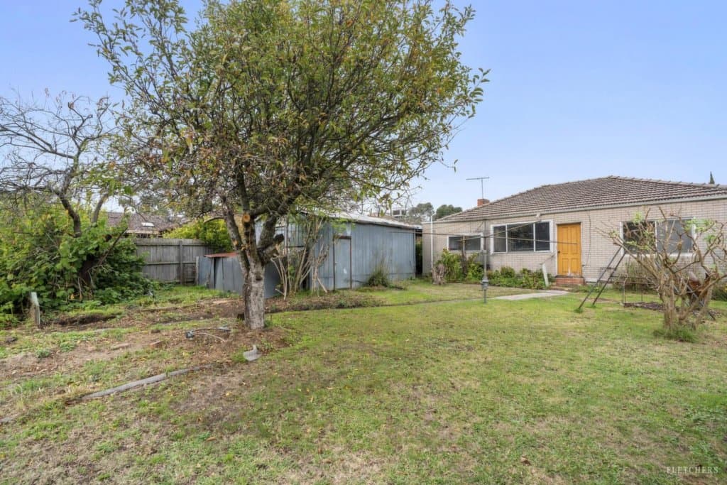 25 Maple Street, Mount Waverley - Thumbnail 2