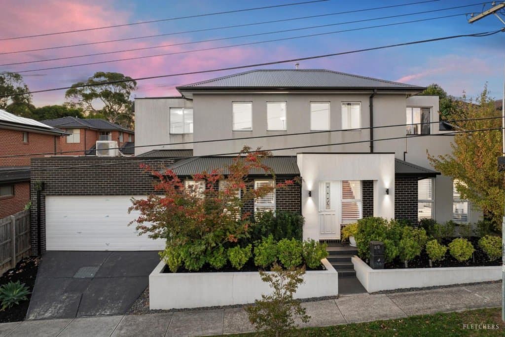 2/2 Notlen Street, Ringwood - Image 1