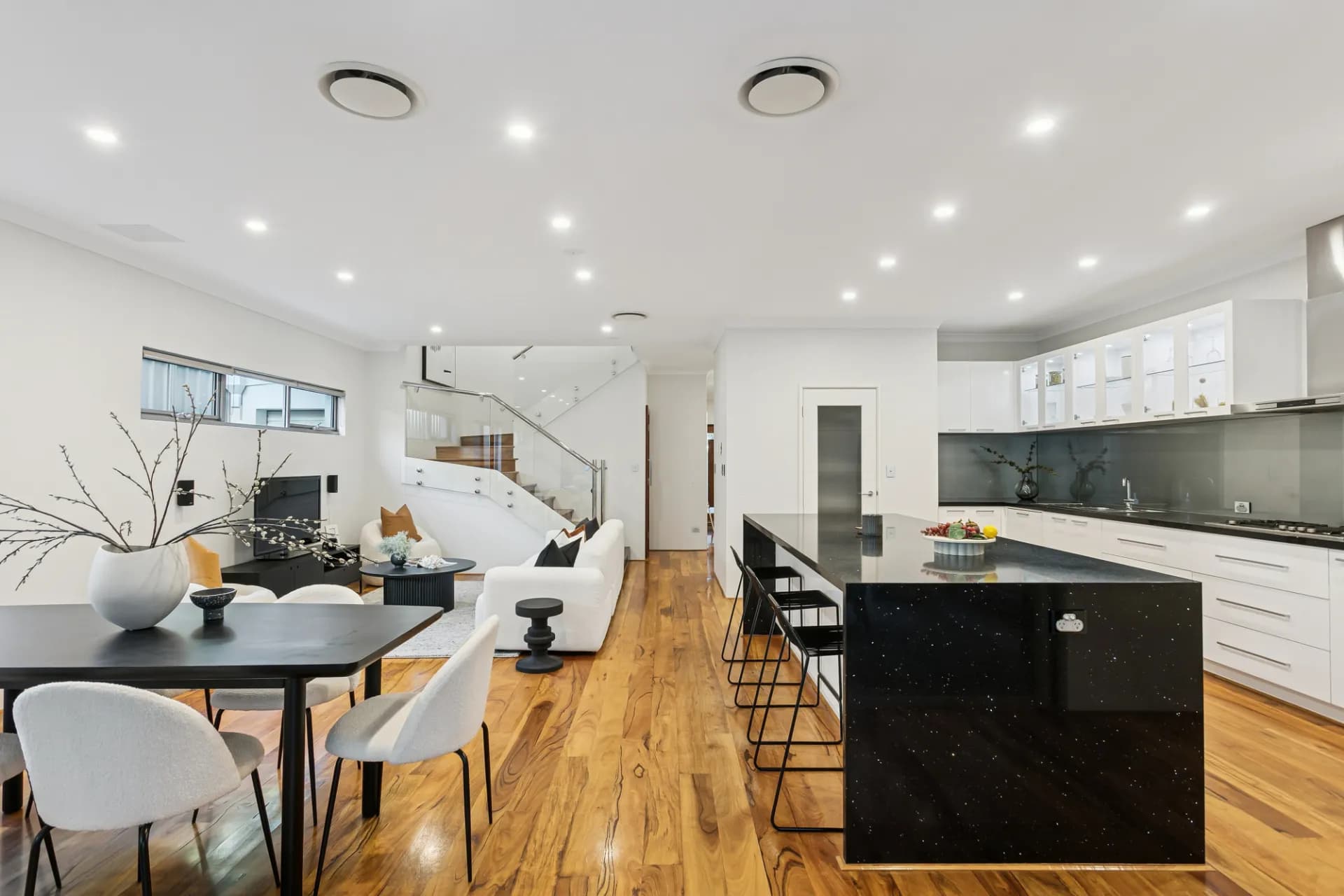 21 Little Street, Karrinyup - Thumbnail 4