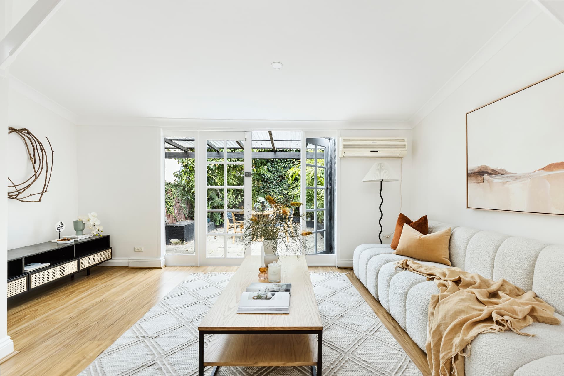 32 Carlton Crescent, Summer Hill - Image 1
