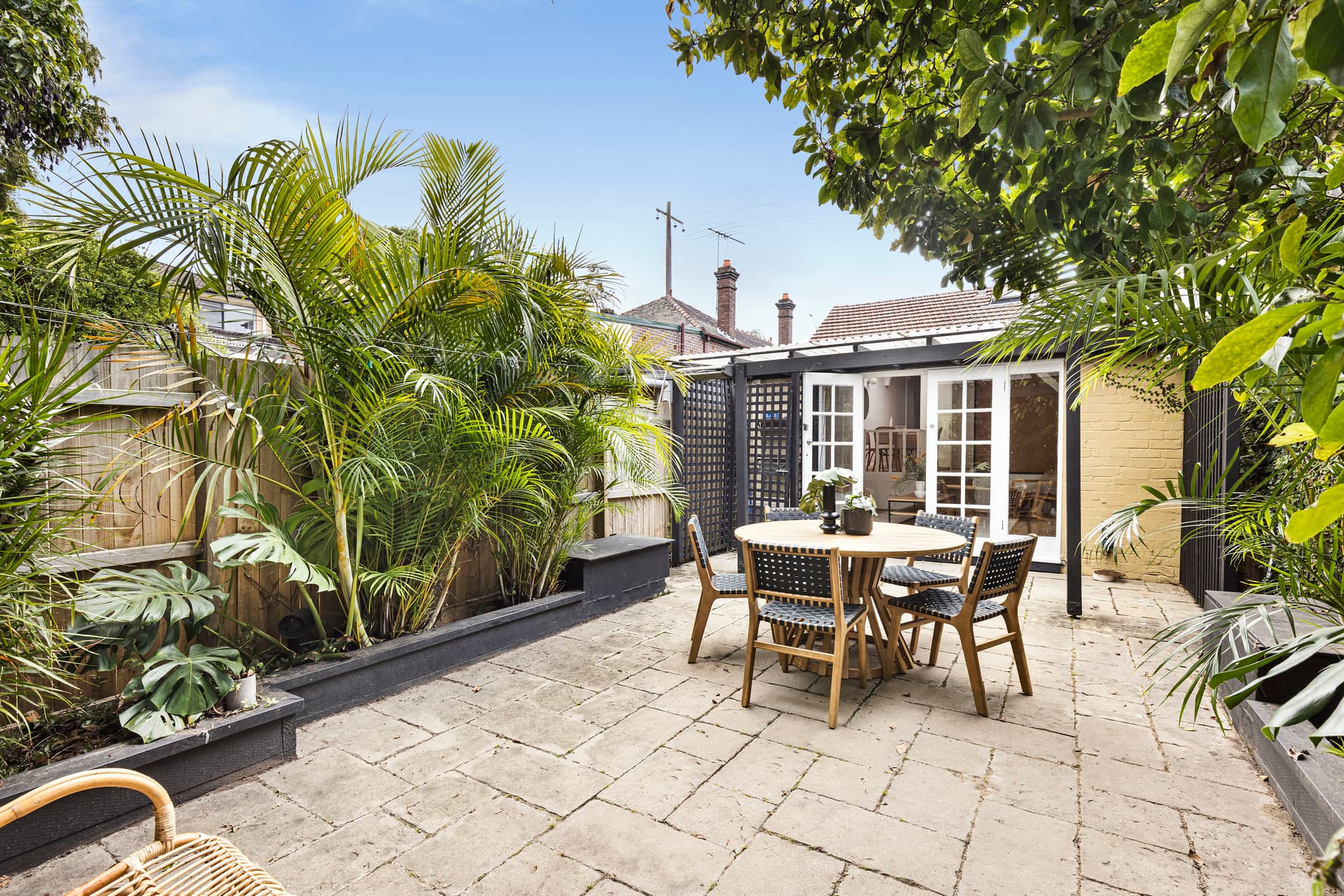 32 Carlton Crescent, Summer Hill - Thumbnail 5
