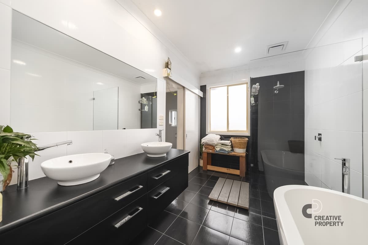 112 Bailey Street, Adamstown, Adamstown - Image 1