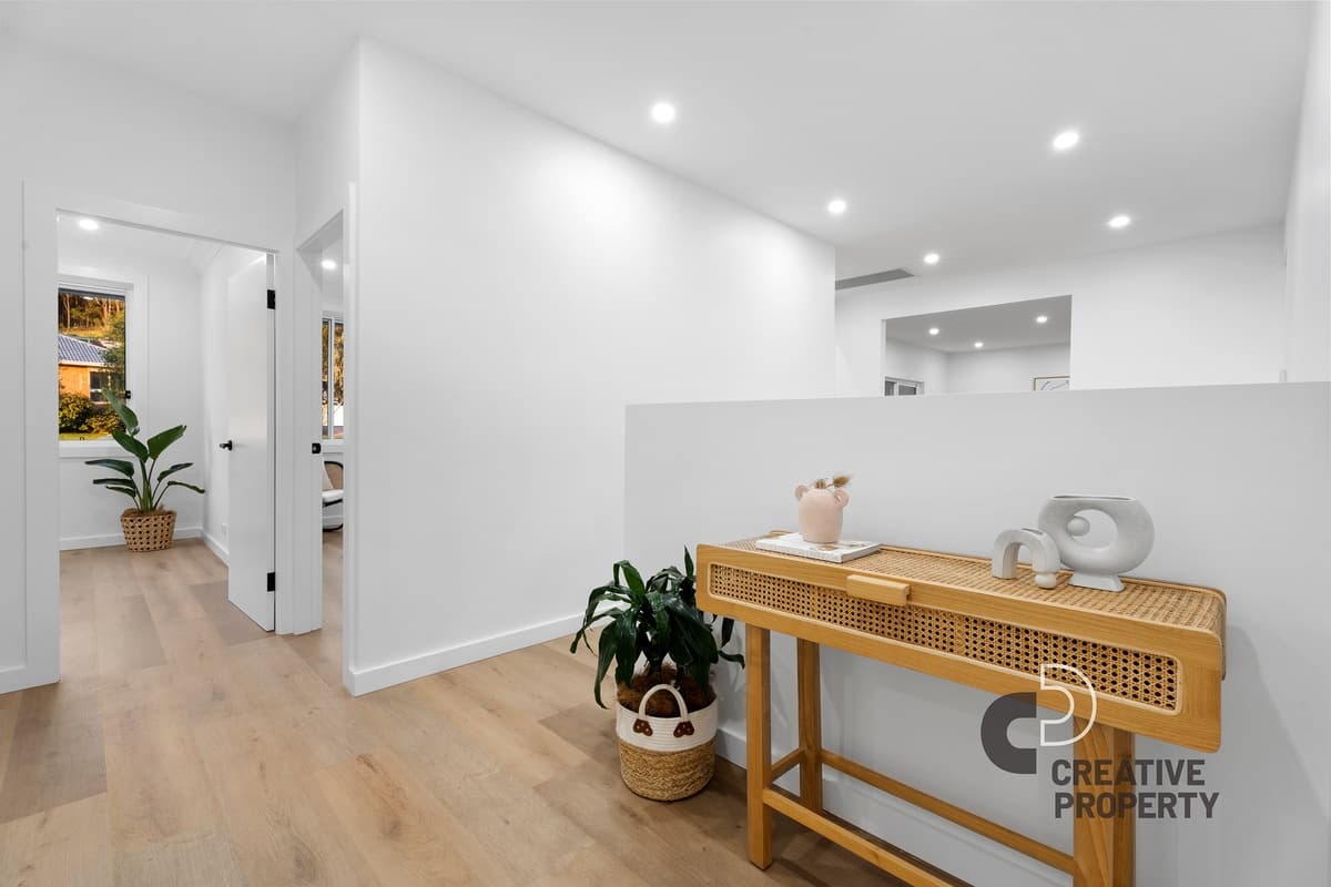 42 Cambronne Parade, Elermore Vale, Elermore Vale - Thumbnail 8