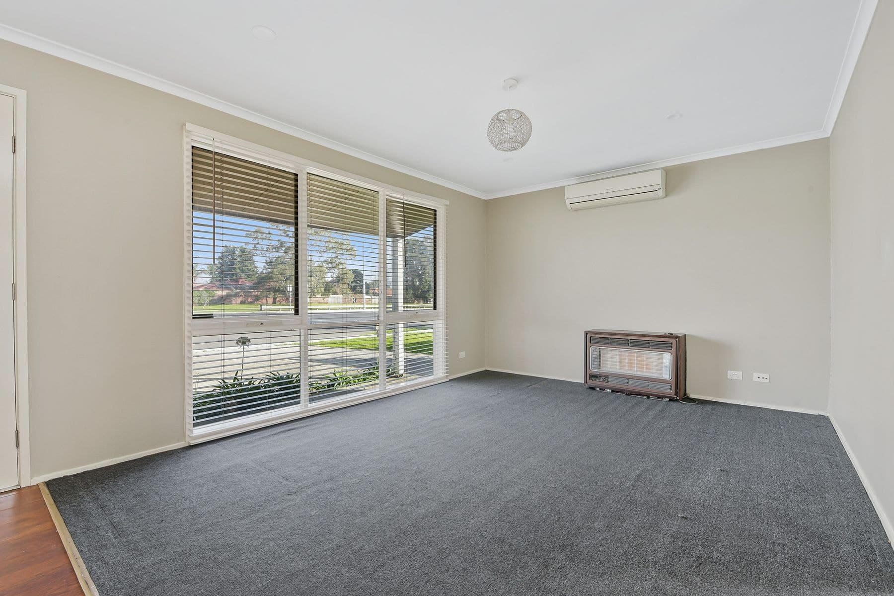 25 Thompsons Road, Cranbourne North - Thumbnail 3
