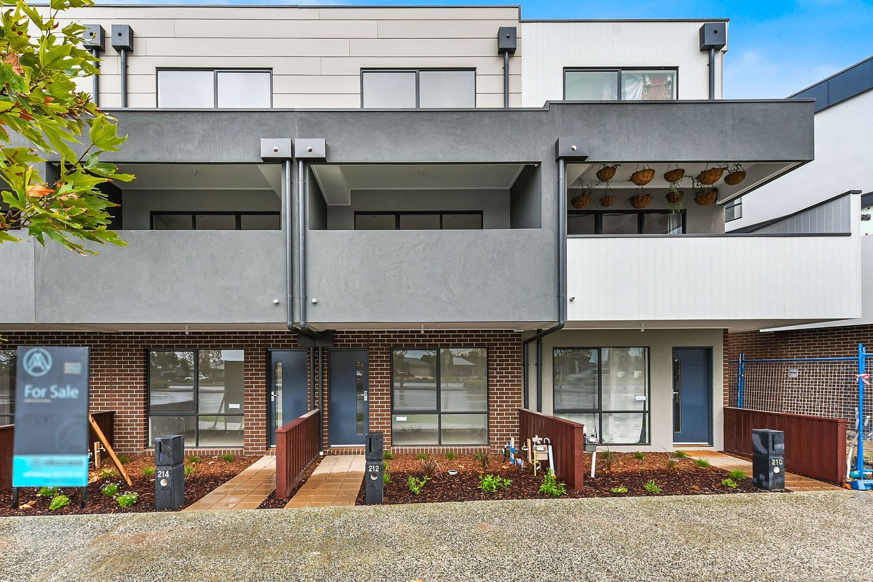 212 Henry Road, Pakenham - Thumbnail 3