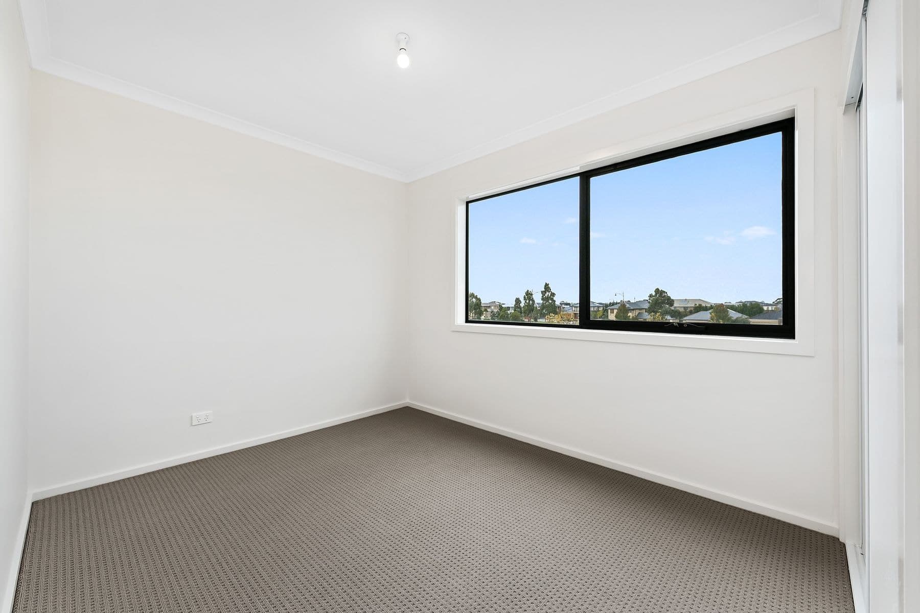 212 Henry Road, Pakenham - Thumbnail 8