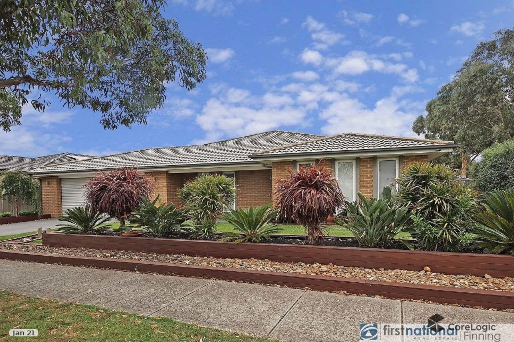 33 Donohue Street, Cranbourne East - Thumbnail 3