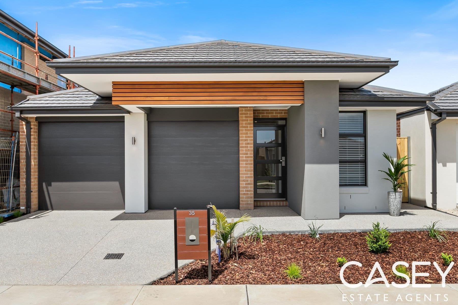 35 Limandus Crescent, Cranbourne South - Thumbnail 4