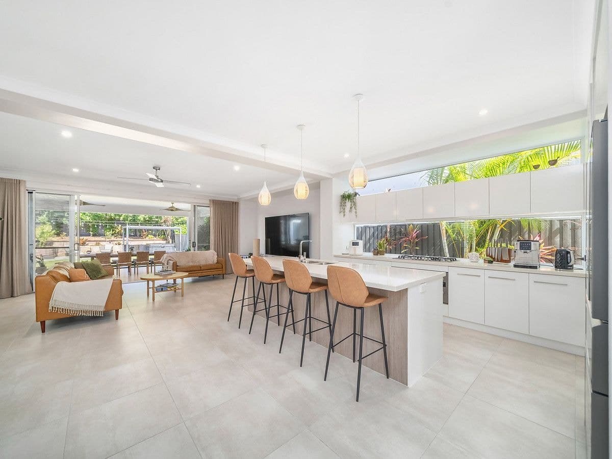 12A Palmtree Avenue, Scarborough QLD 4020, Scarborough - Thumbnail 2