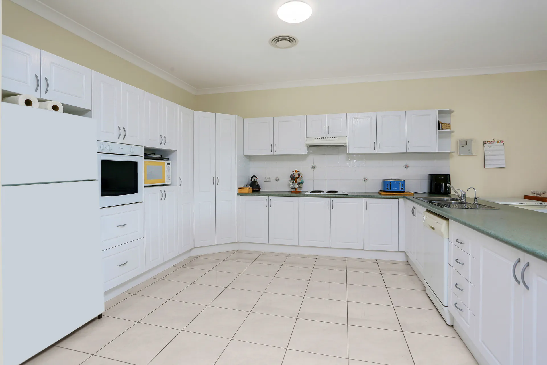 5 Holden Street, Toongabbie, NSW, 2146, Toongabbie - Thumbnail 2