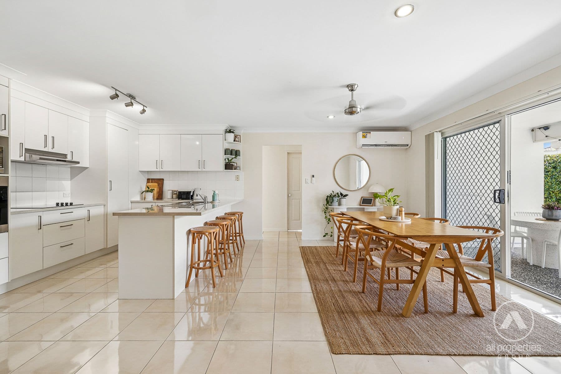 3 LINFIELD STREET, Hillcrest QLD 4118, Hillcrest - Thumbnail 3