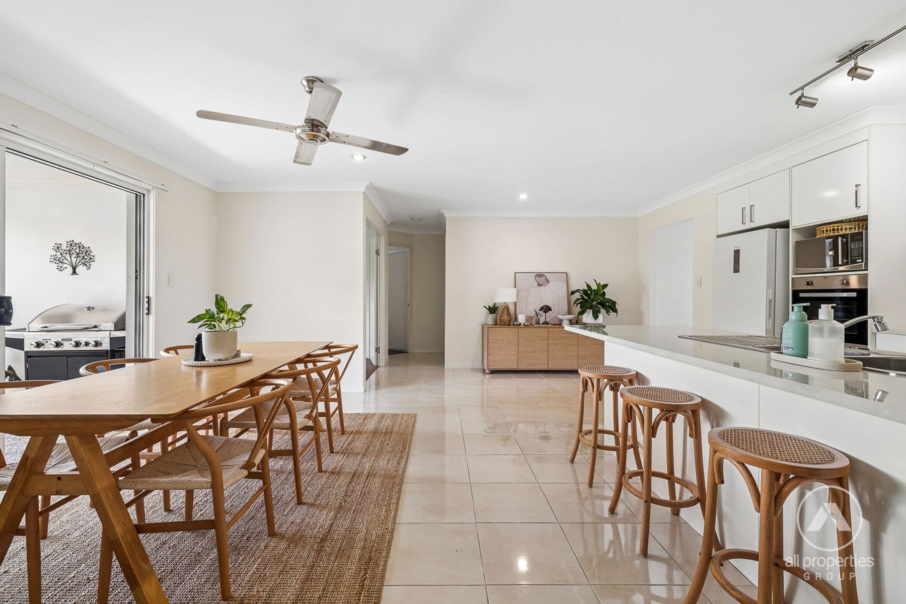 3 LINFIELD STREET, Hillcrest QLD 4118, Hillcrest - Thumbnail 4