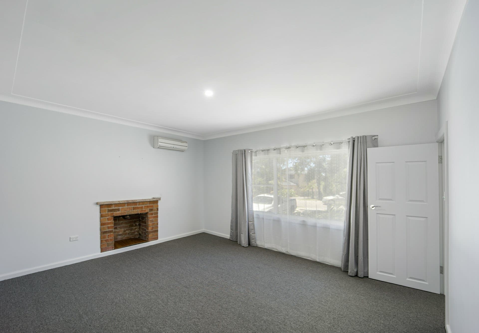 19 Carrington Avenue, Caringbah, Caringbah - Thumbnail 2