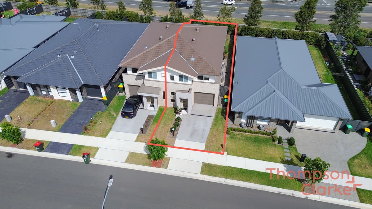 2/18 Camelia Street, Gillieston Heights - Image 1