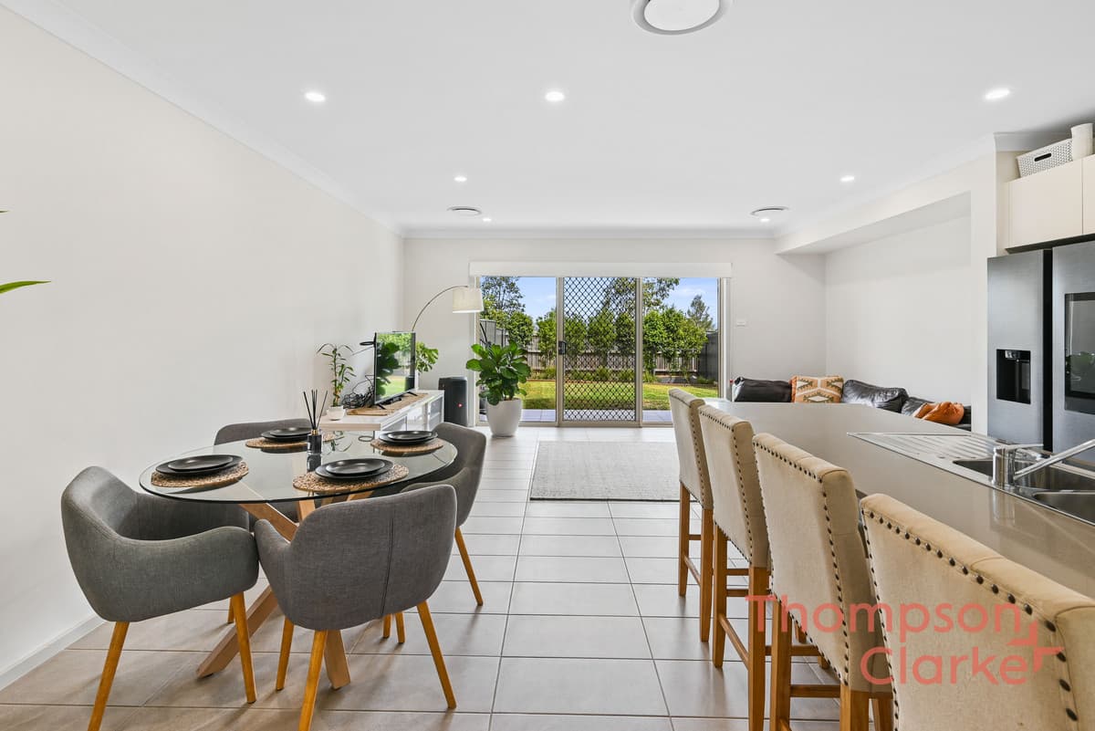 2/18 Camelia Street, Gillieston Heights - Thumbnail 2