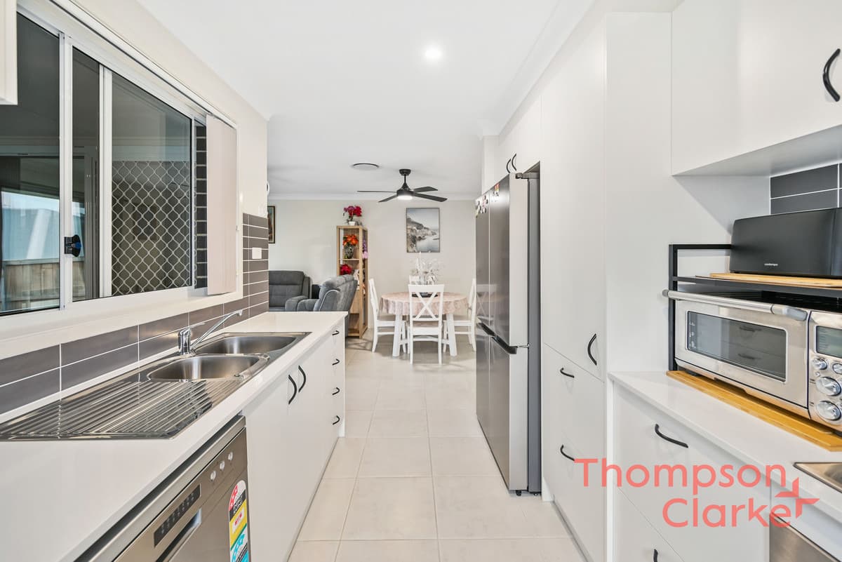 2/4 Caputar Way, Lochinvar - Thumbnail 4