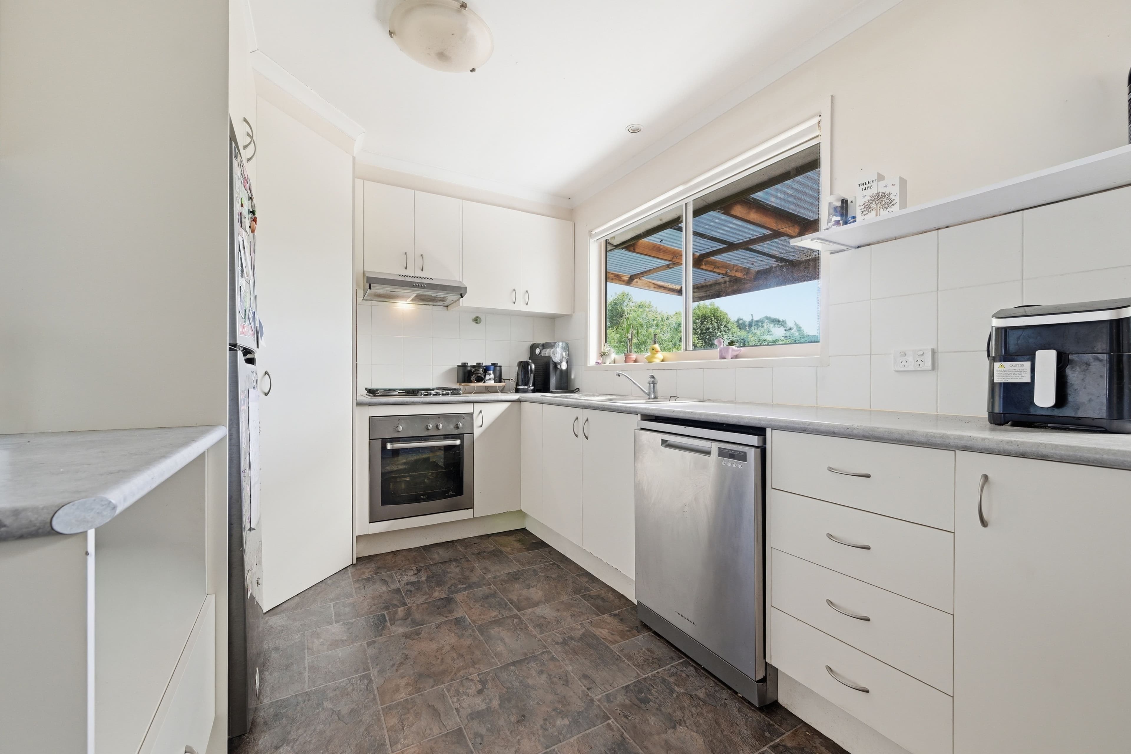 16 Katrina Street, Inverloch VIC 3996, Inverloch - Thumbnail 4