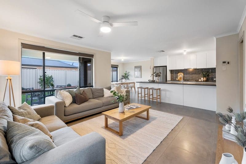 6 Drupe Street, Munno Para West - Thumbnail 2