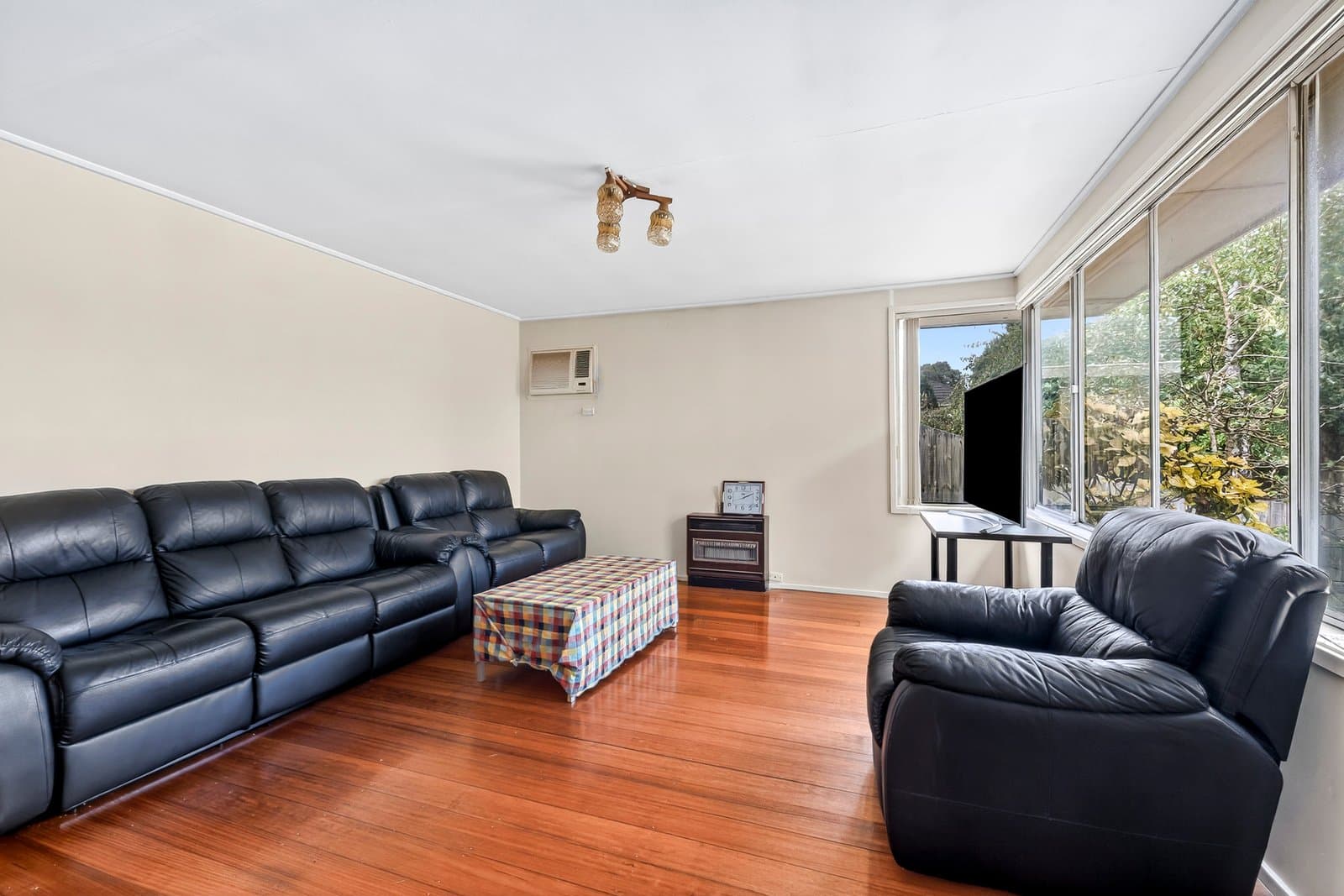 3 Arcadia Court, Glen Waverley, Glen Waverley - Thumbnail 2