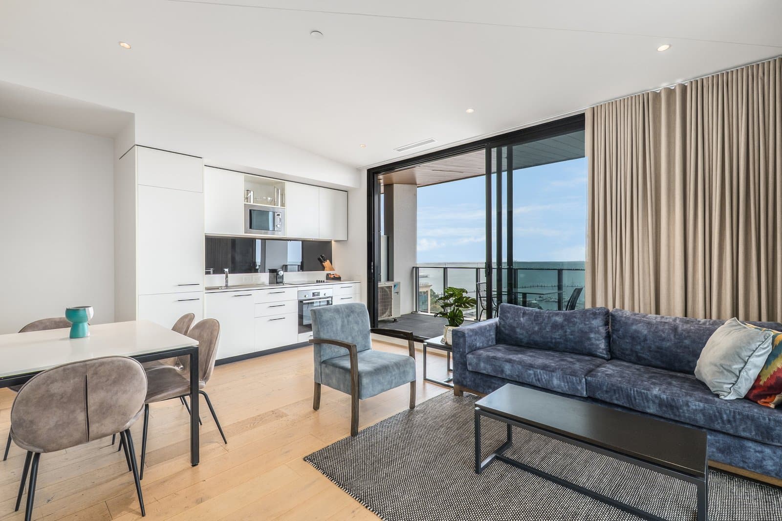 903/10 Bellerine Street, Geelong, Geelong - Thumbnail 4