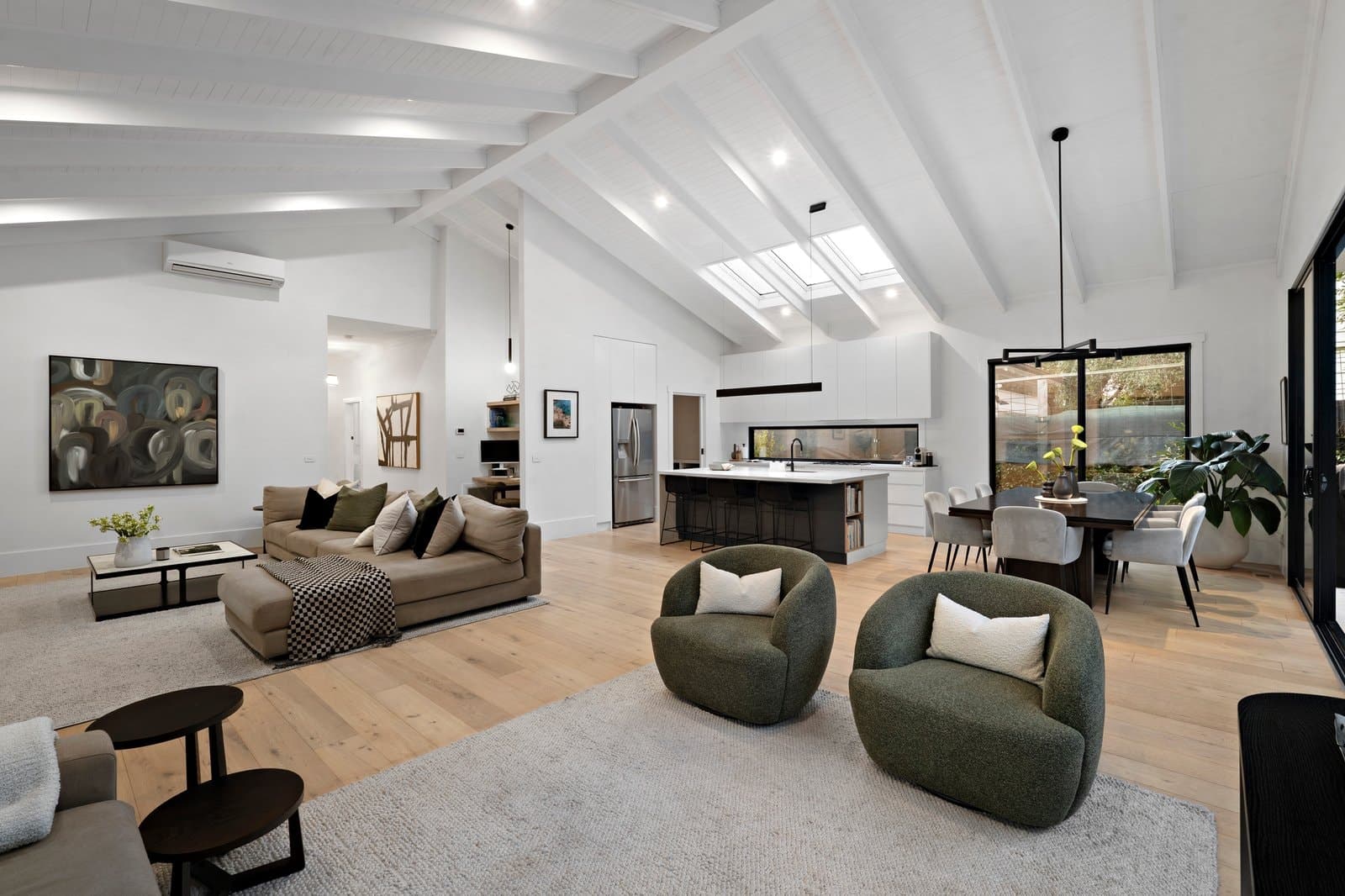 8 Murchison Street, St Kilda East - Thumbnail 3
