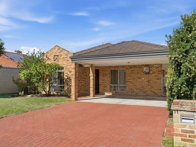 11 Estcourt Road, REDCLIFFE, Redcliffe - Thumbnail 2