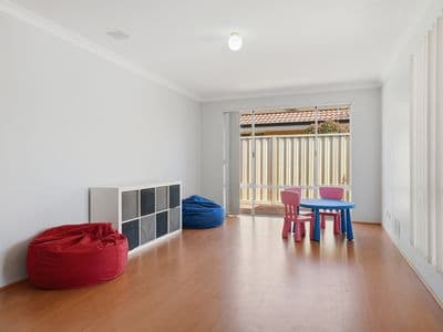 11 Estcourt Road, REDCLIFFE, Redcliffe - Thumbnail 5