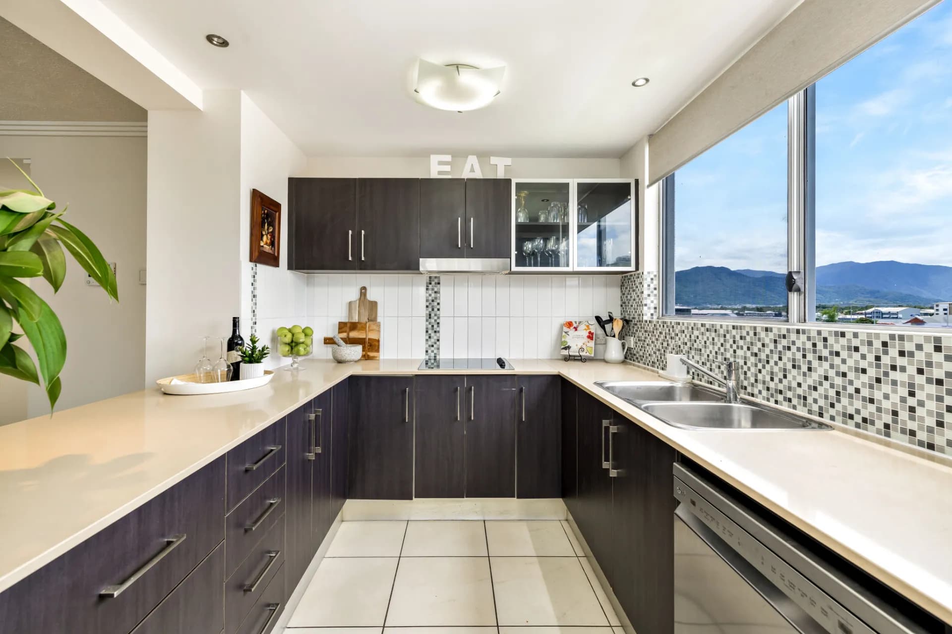 402/123-131 Grafton Street, Cairns City - Thumbnail 4