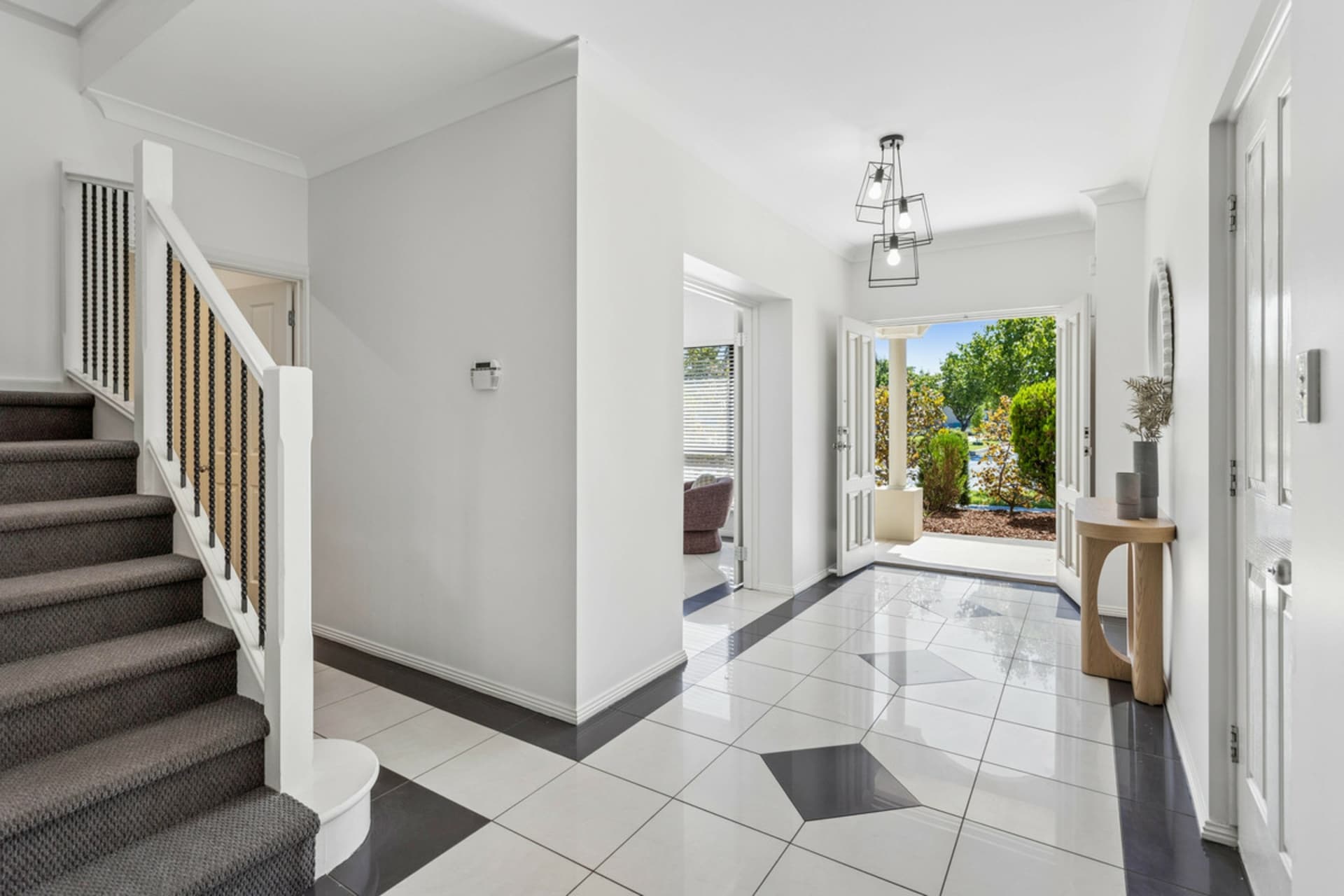 7 Isla Circuit, Mawson Lakes, Mawson Lakes - Thumbnail 2