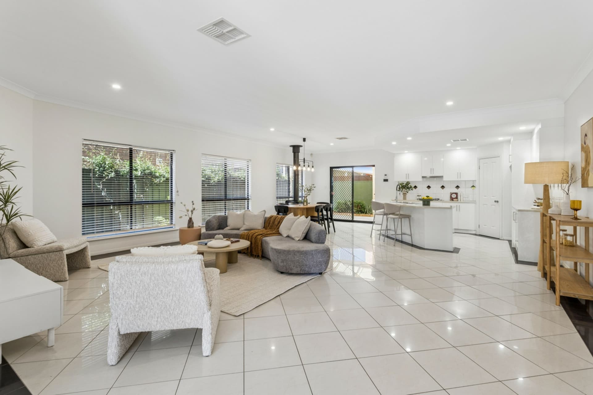 7 Isla Circuit, Mawson Lakes, Mawson Lakes - Thumbnail 4