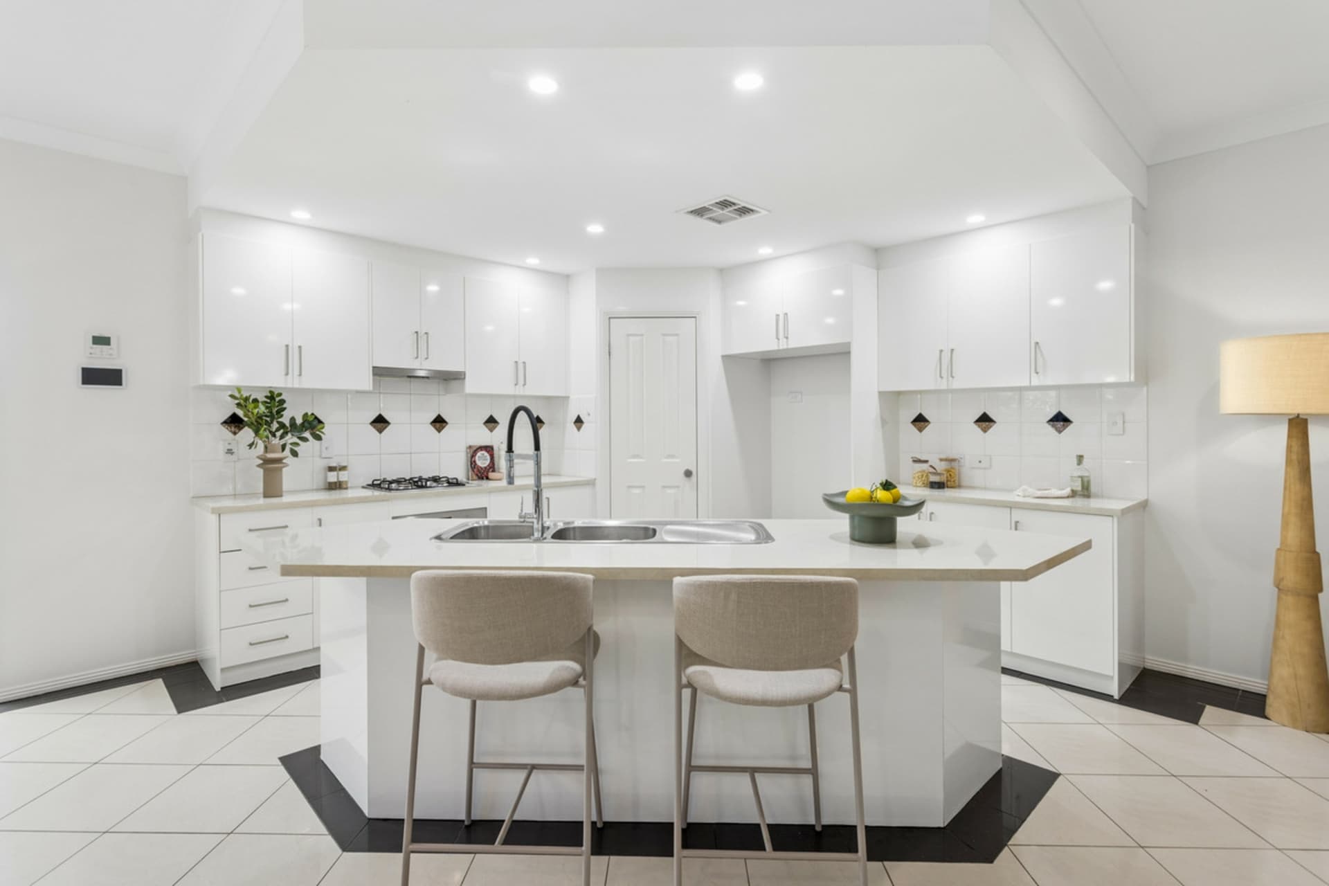 7 Isla Circuit, Mawson Lakes, Mawson Lakes - Thumbnail 6