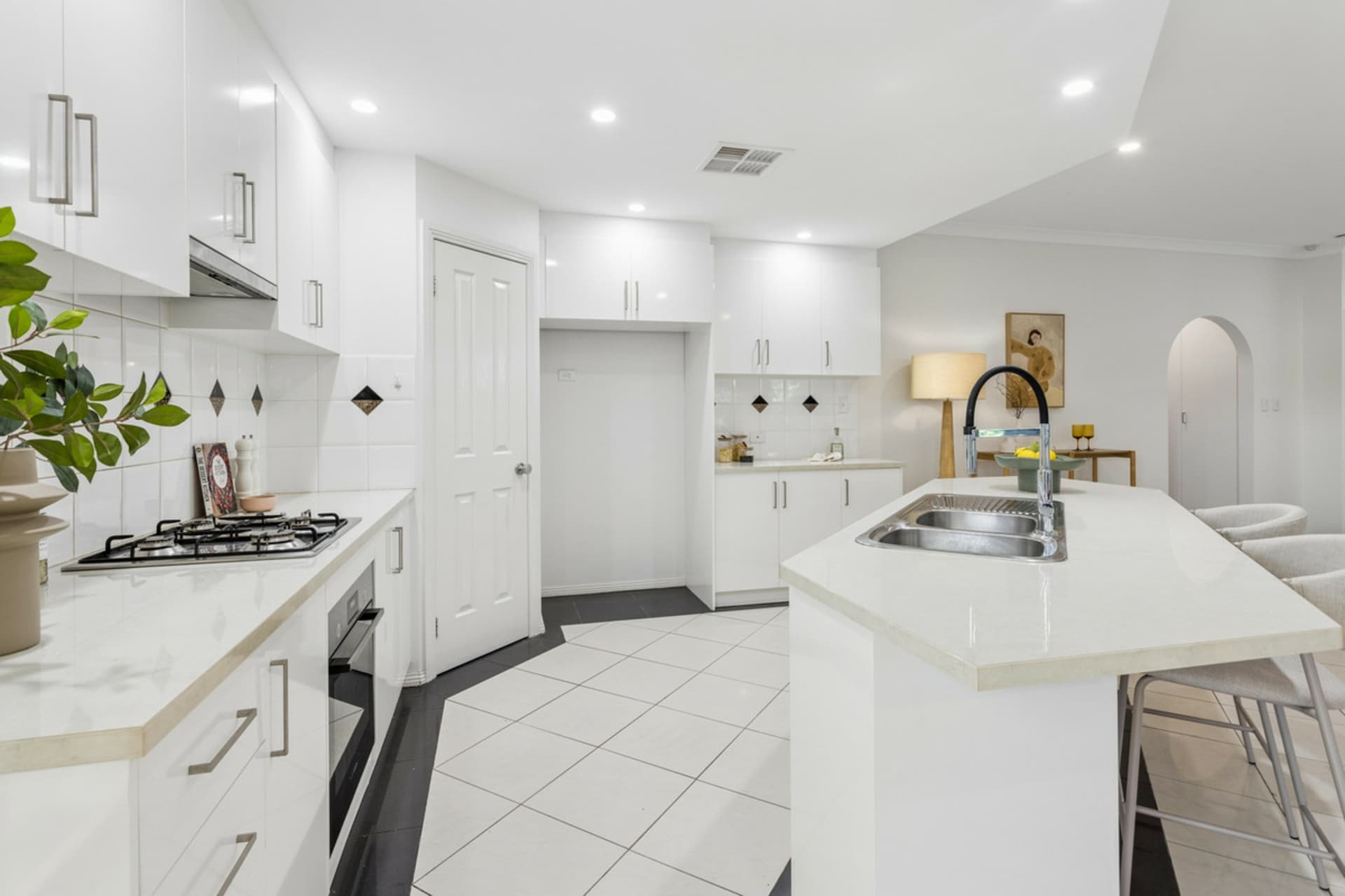 7 Isla Circuit, Mawson Lakes, Mawson Lakes - Thumbnail 7