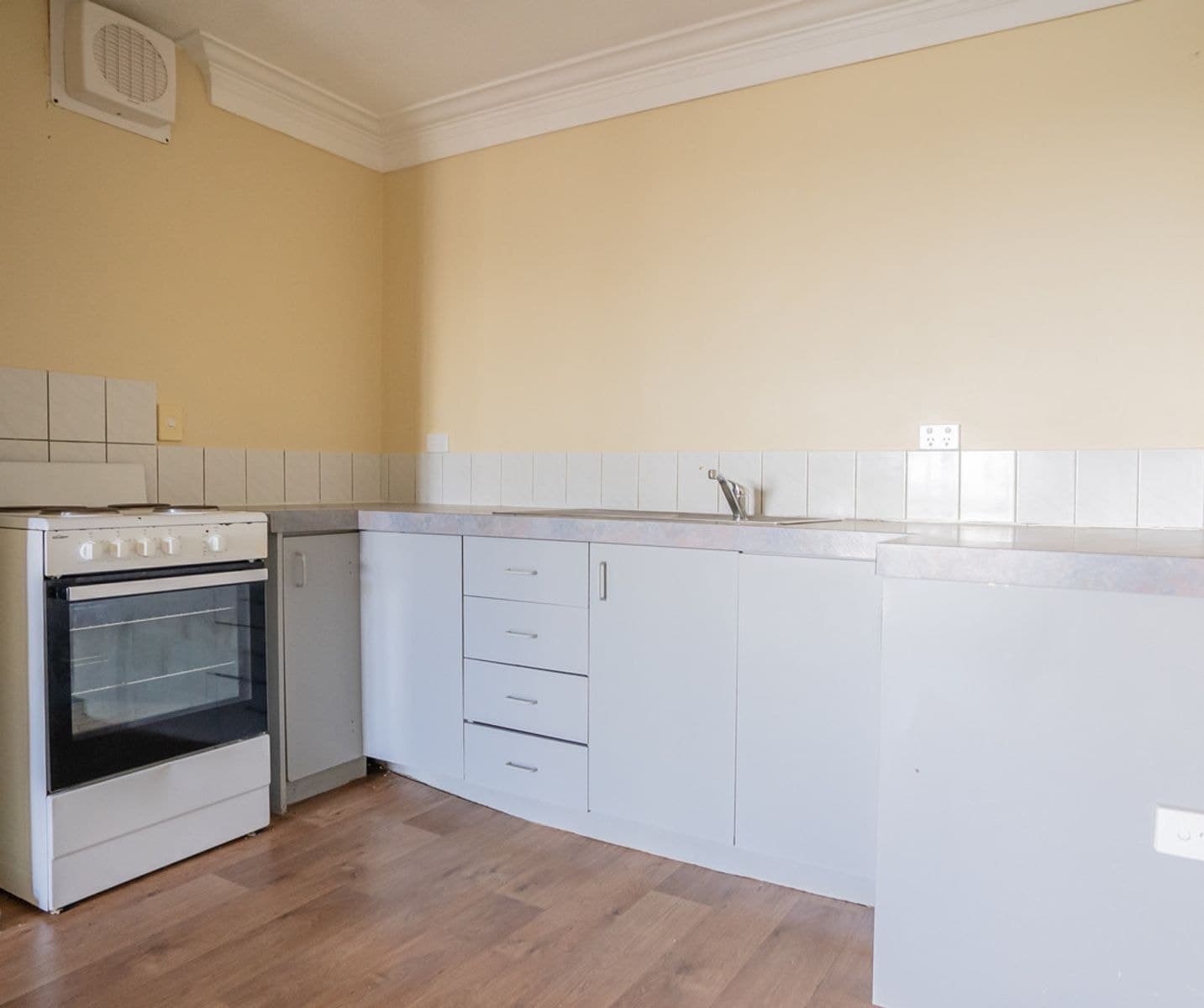 11/2 Scadden Road, South Hedland WA 6722, South Hedland - Thumbnail 4