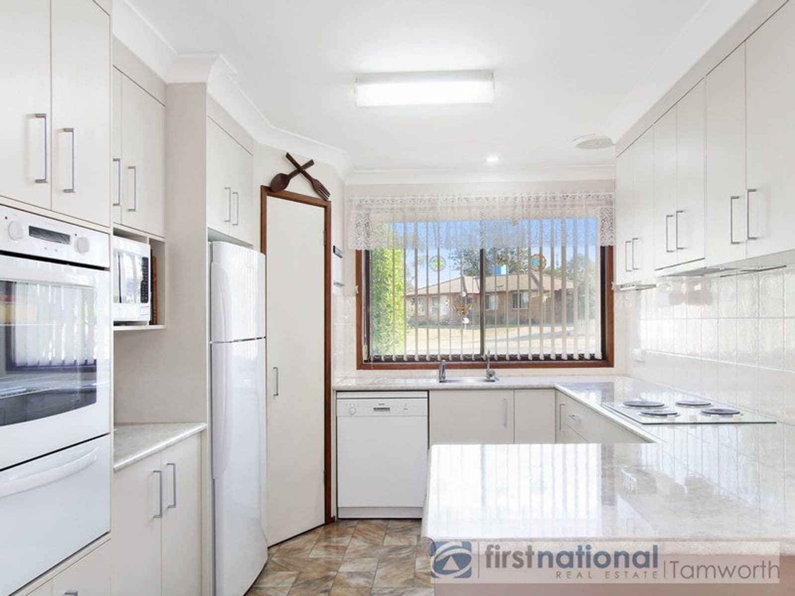 9 Frederick Place, Tamworth NSW 2340, Tamworth - Thumbnail 2