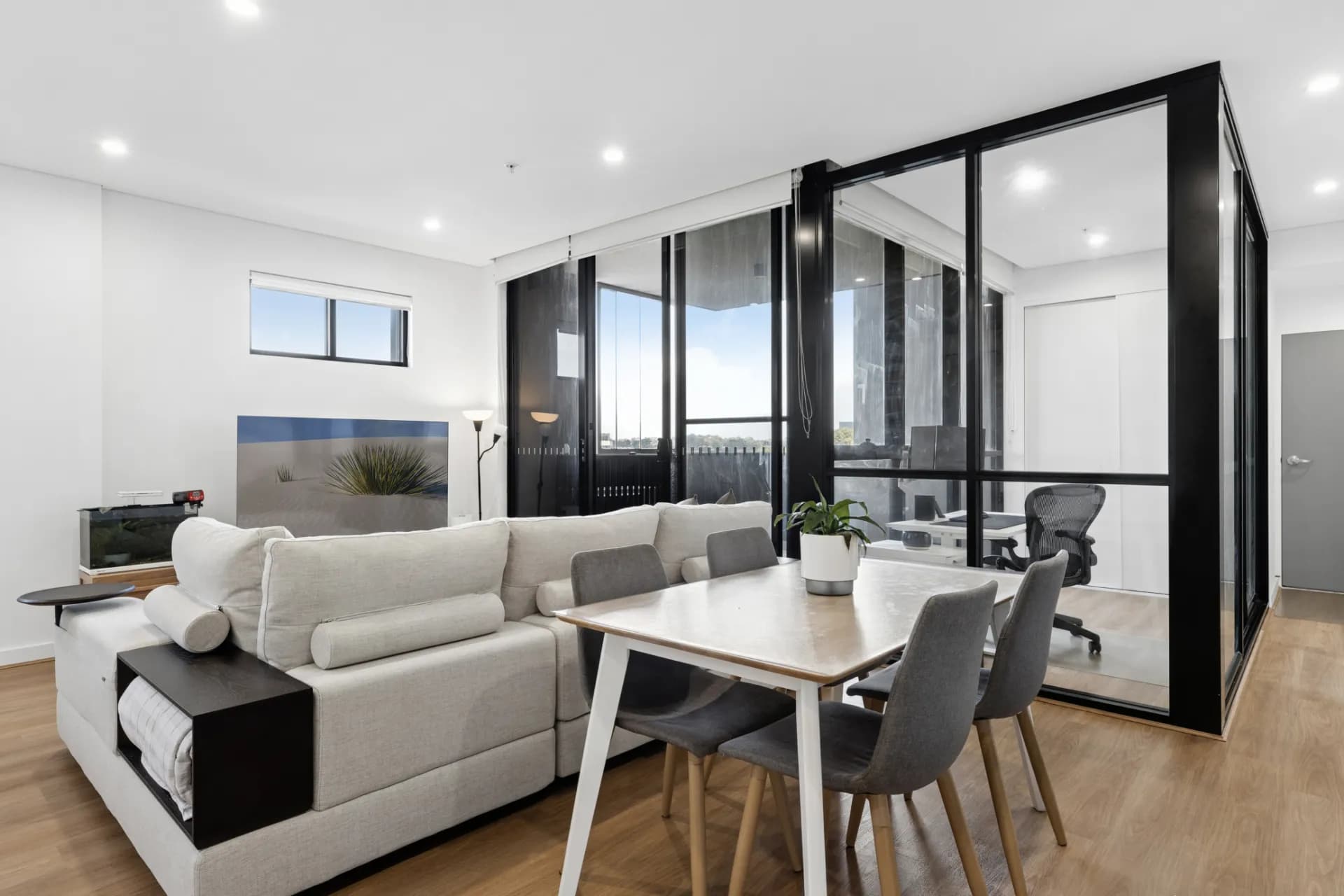 807/79 Regent Street, Kogarah - Thumbnail 2