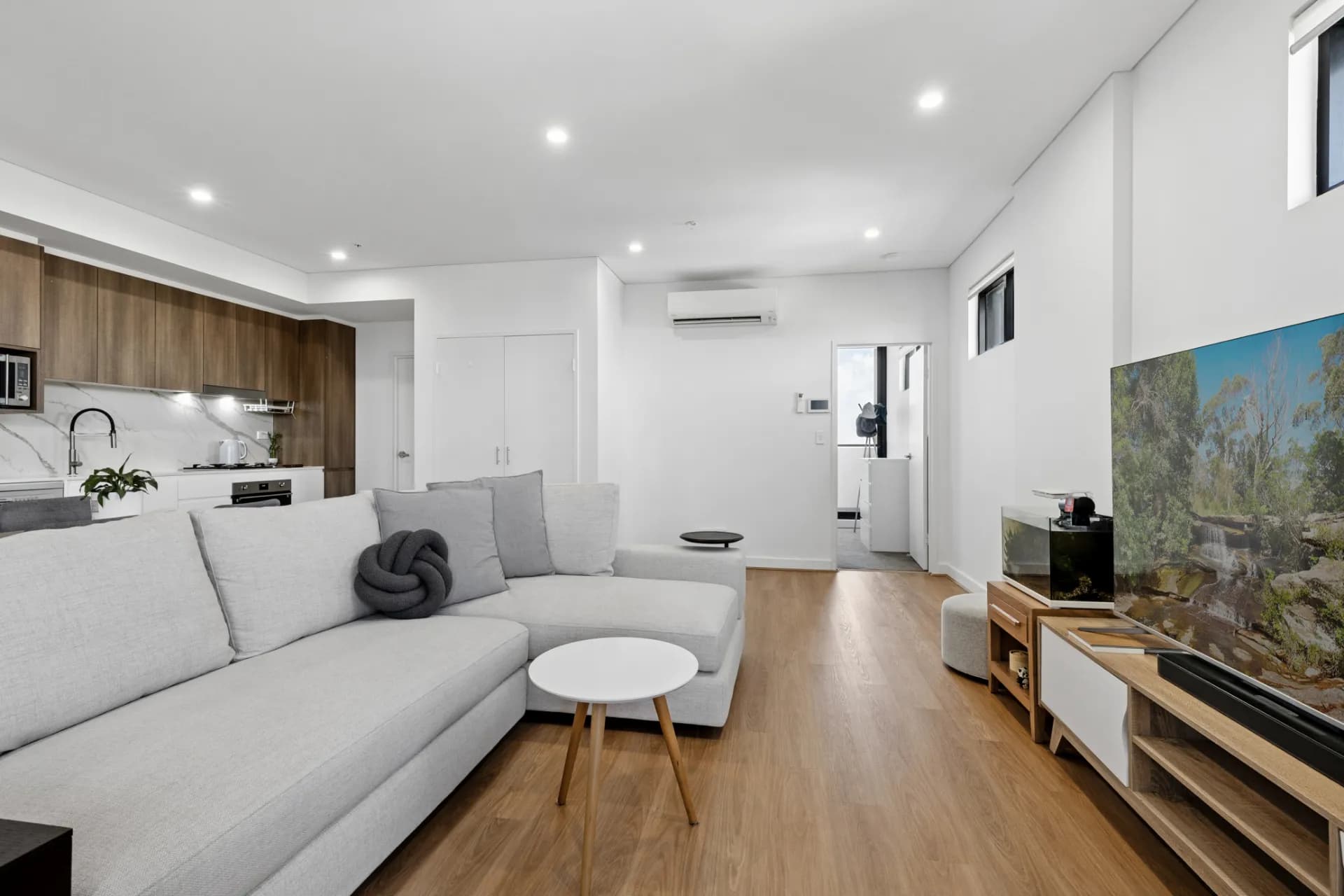 807/79 Regent Street, Kogarah - Thumbnail 4