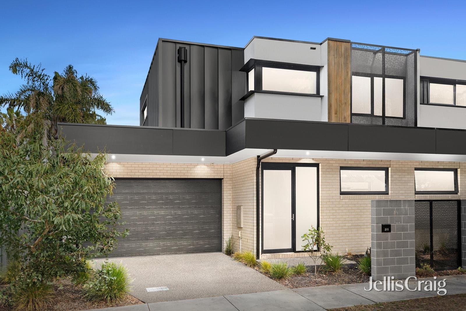 211 Tramway Parade, Beaumaris, Beaumaris - Thumbnail 2