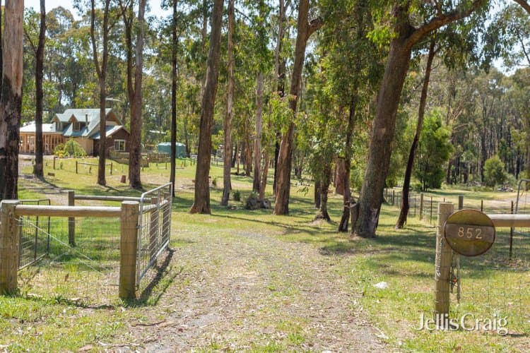 852 Whittlesea-Kinglake Road, Kinglake West
3,728 m2, Kinglake West - Image 1