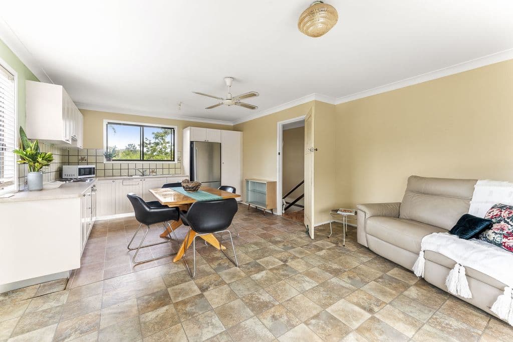 25 Hartog Avenue, Lake Munmorah - Thumbnail 4